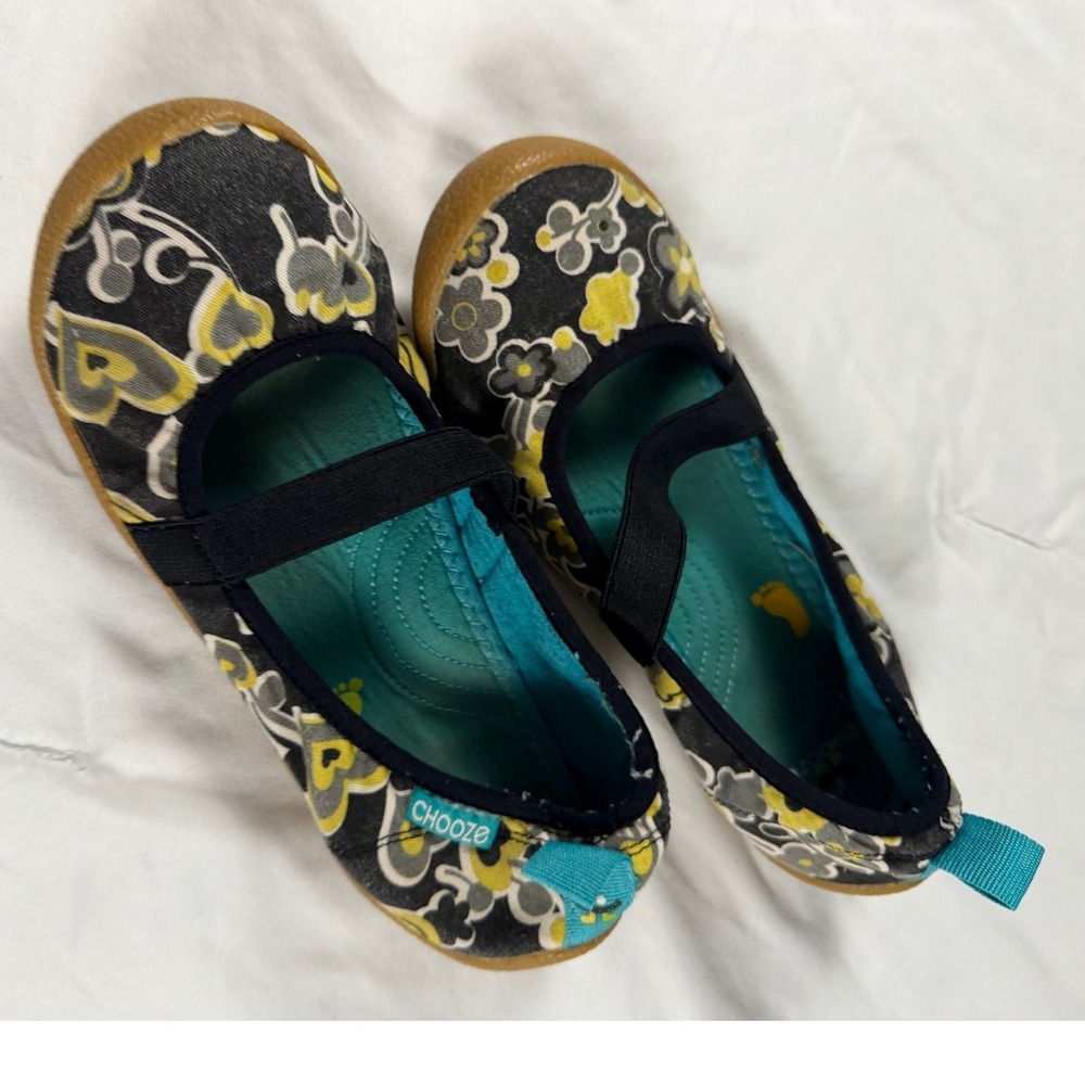 CHOOZE Women's Mary Jane Flats Mismatched Floral Heart Canvas‎ Shoes Size 7